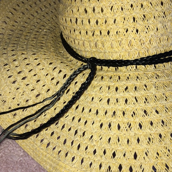 Express Floppy Woven Beach Hat - Picture 4 of 7